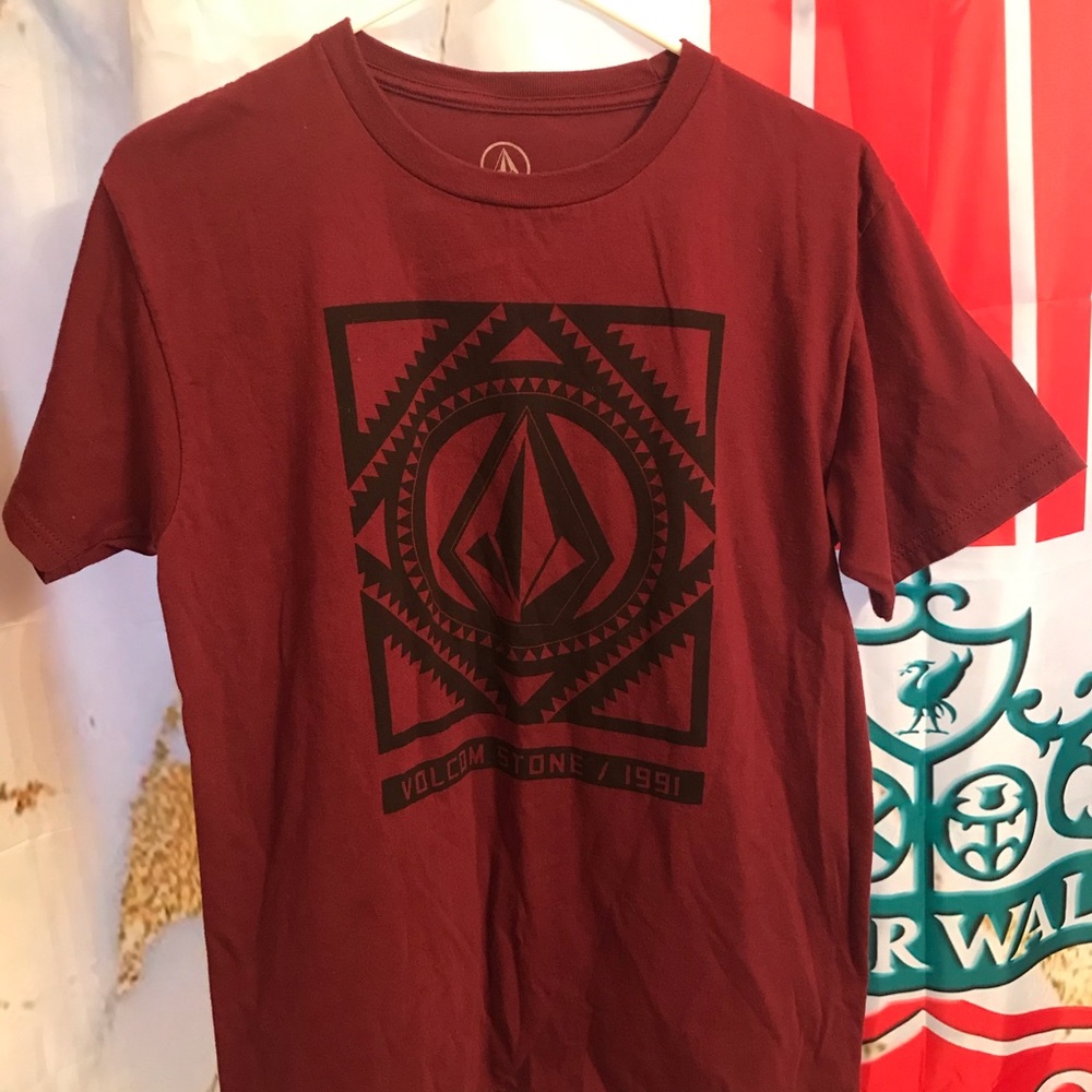 Red volcom tee